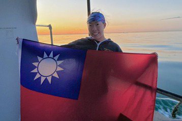 完成單人泳渡英吉利海峽 許汶而：讓世界看見台灣