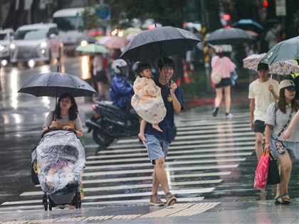 早安世界》低壓帶影響全台有雨 基隆北海岸、南部東南部防豪雨