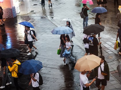 早安世界》本週低壓帶及東北風接力 北部東部今日續防豪雨