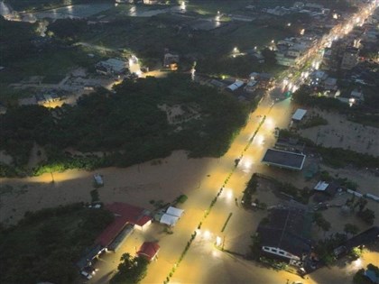 早安世界》颱風山陀兒重創高雄 基隆新豐街走山新北4區淹水今停班課