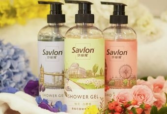 【Savlon 沙威隆】漫步秋季花海，淨享水潤美肌！ 沙威隆『英倫花園植萃沐浴露』桂花&amp;白麝香  清香上市 /