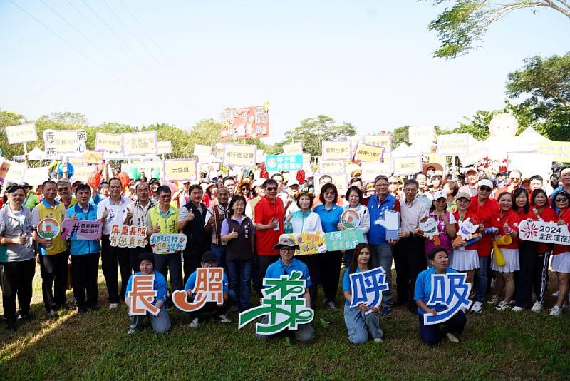 一起「森」呼吸 屏東縣長照人員運動會熱鬧登場