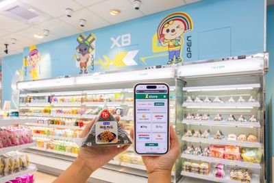 7-11「未來超商X-STORE 8」進駐校園！AI貨架「拿了就走」秒結帳